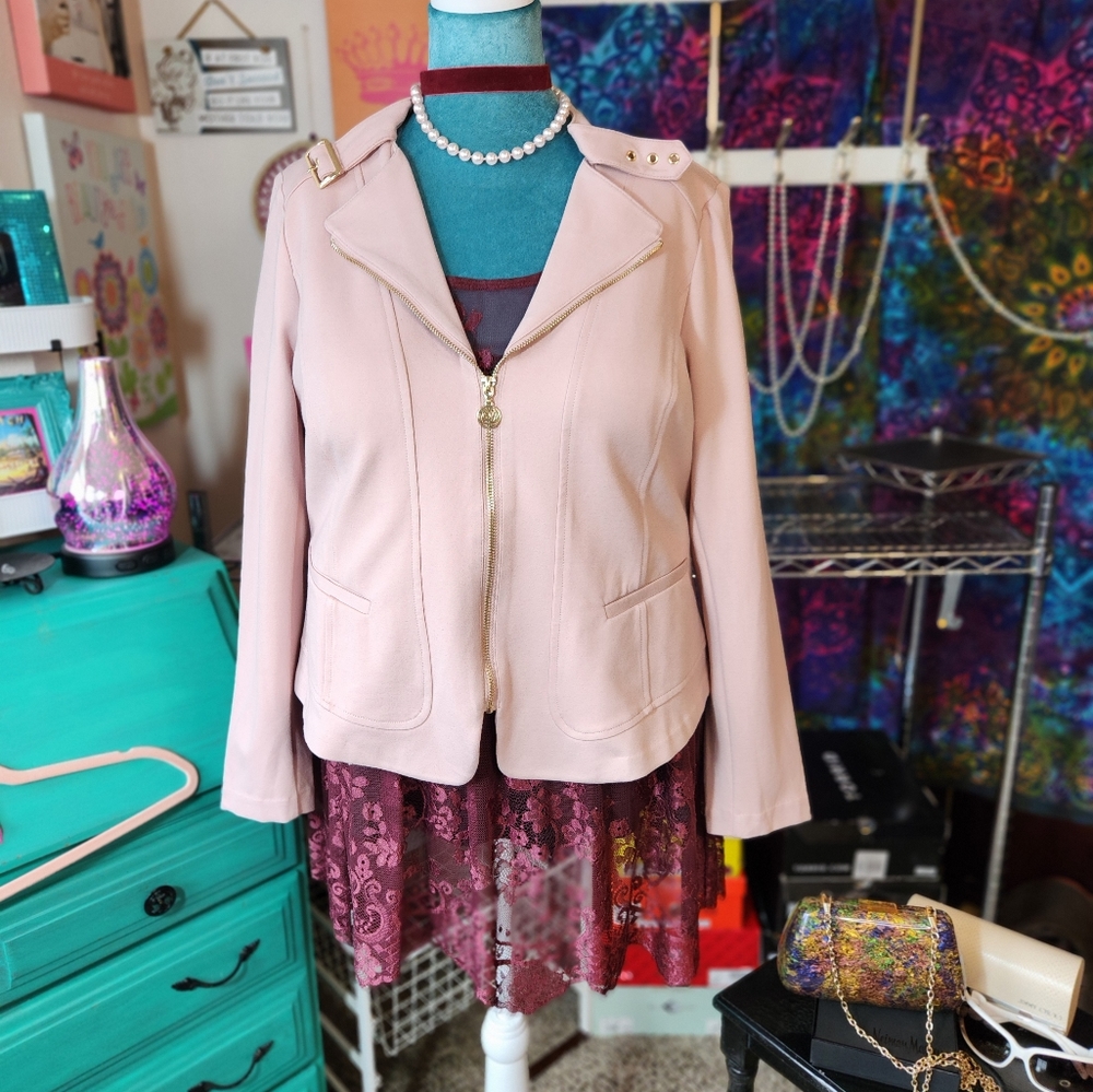 NWT Torrid Blush Pink Blazer w Rose Gold Detail